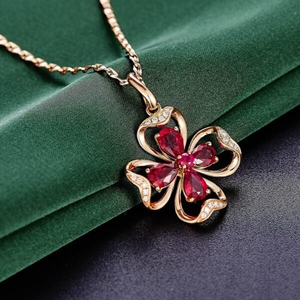 Clover Leaf Shape Pendant